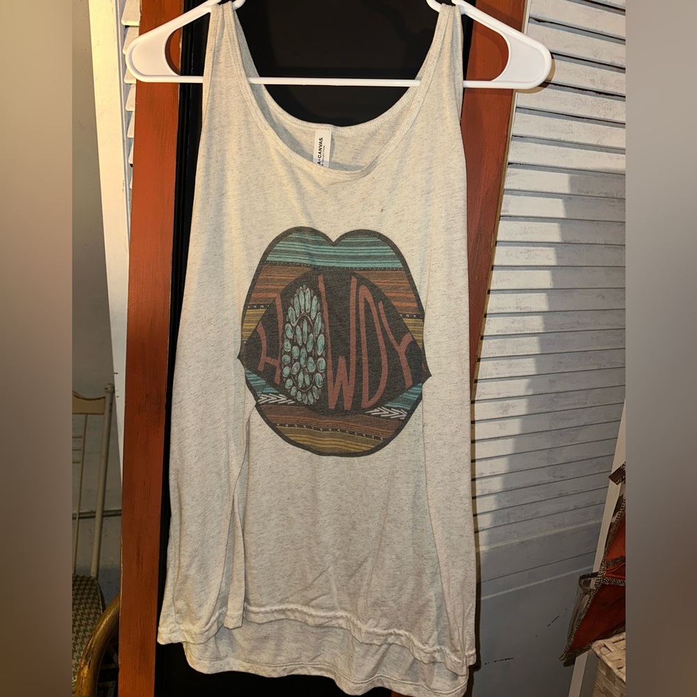 Distressed “howdy” graphic tee